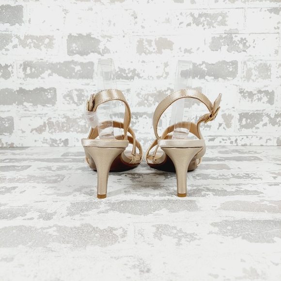 NEW Naturalizer Taimi Gold Cream Faux Leather Slingback Heeled Sandals I597 - Picture 5 of 12